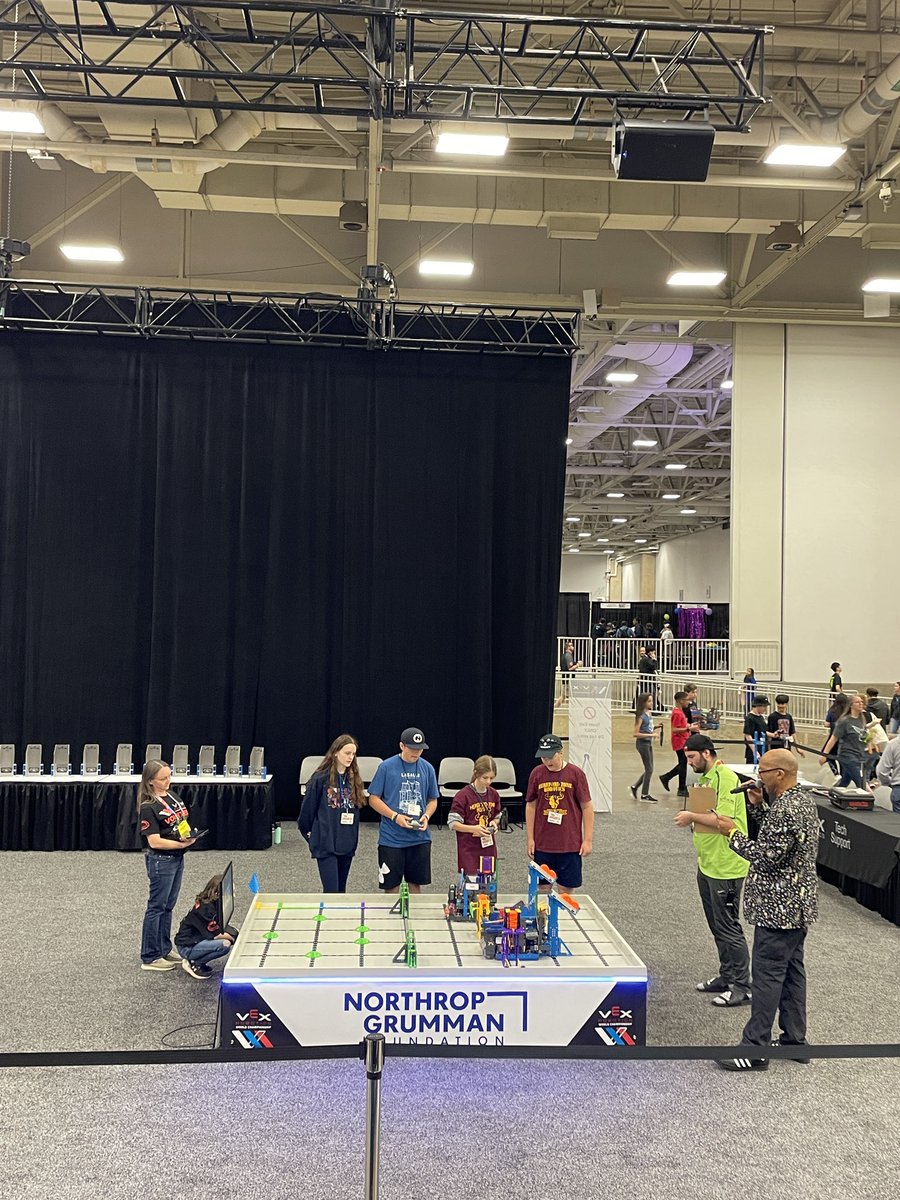 Congrats to 7th grade HMS team 929F on being selected by judges for the Build Award at the Research division for the 2023 MS VEXIQ World Championship!  We are so proud of their efforts all season and at Worlds. #Gobulls #VEXWorlds