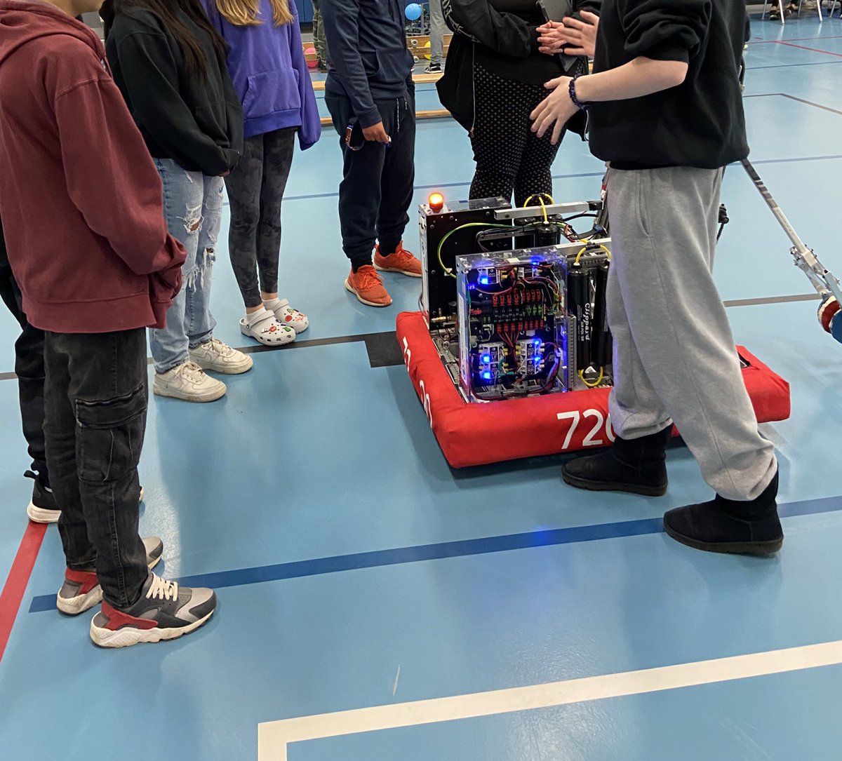 Such and amazing day of leaning for the <a href="/boyne_river/">Boyne River P.S.</a> intermediates.  Banting robotics club set up stations for students to learn coding and robotics.  Thanks you!  <a href="/Banting7200/">Banting Robotics</a> <a href="/SCDSB_Schools/">Simcoe County District School Board</a> #studentshelpingstudents