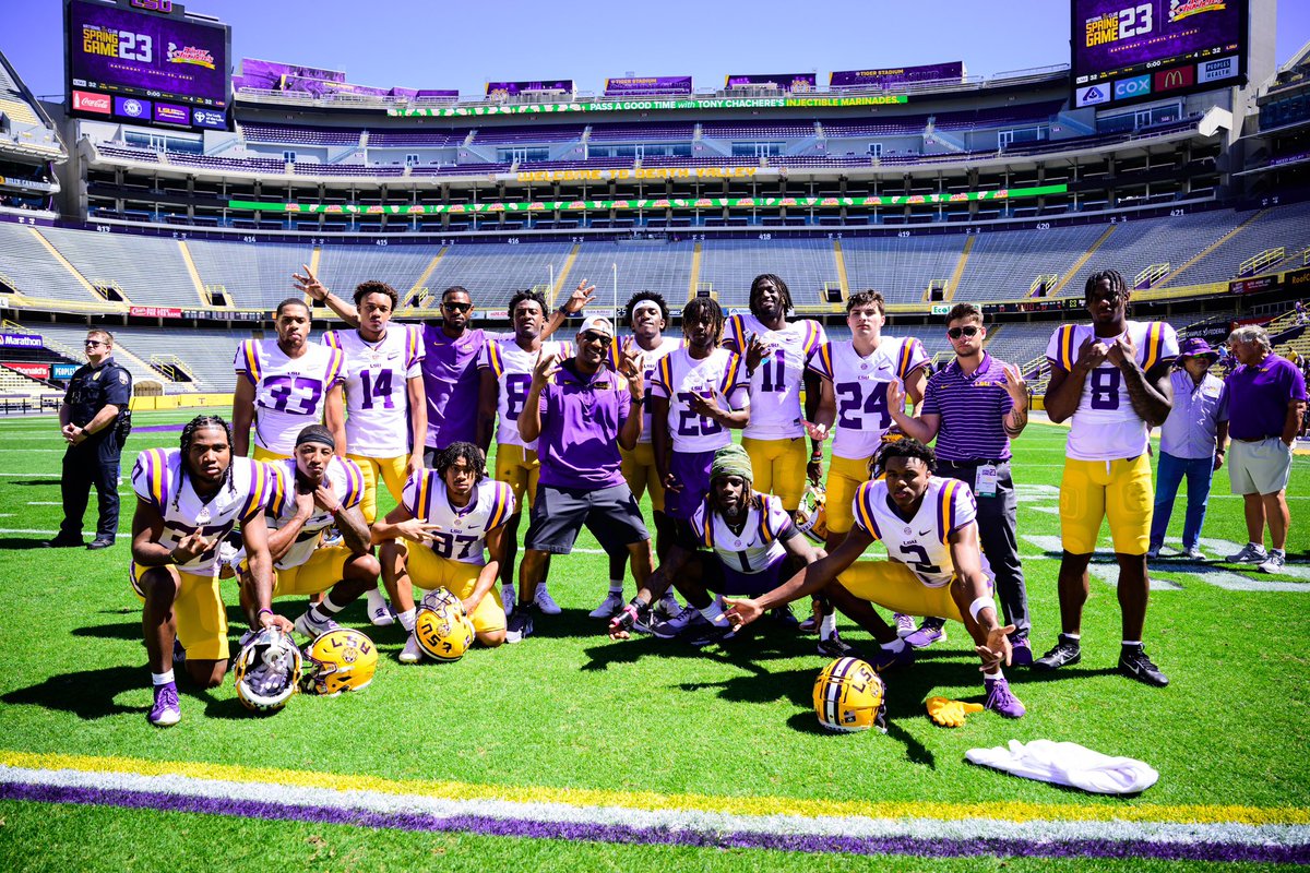 My brothers #WRTS #WRU #GeauxTigers @LSUfootball