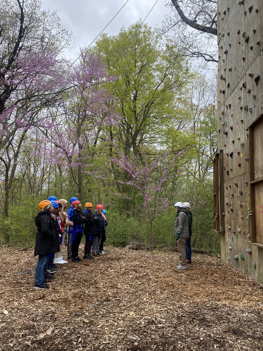 AlyssaZajack's tweet photo. Our 6th Grade AVID students had a great day on their field trip yesterday! Even though it rained all day we made the best of it! #teambuilding #rockwall  @AVIDMWStates @AVID4College https://t.co/pO9YBczkv8