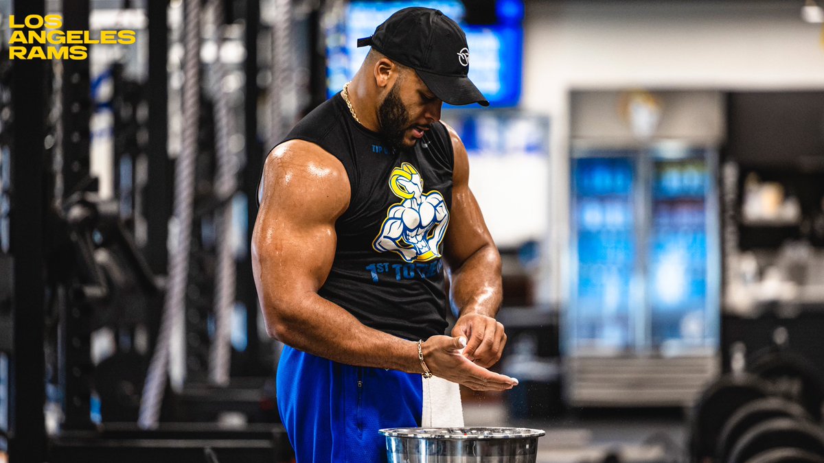 RamsNFL's tweet image. brb grabbing a protein shake 😅