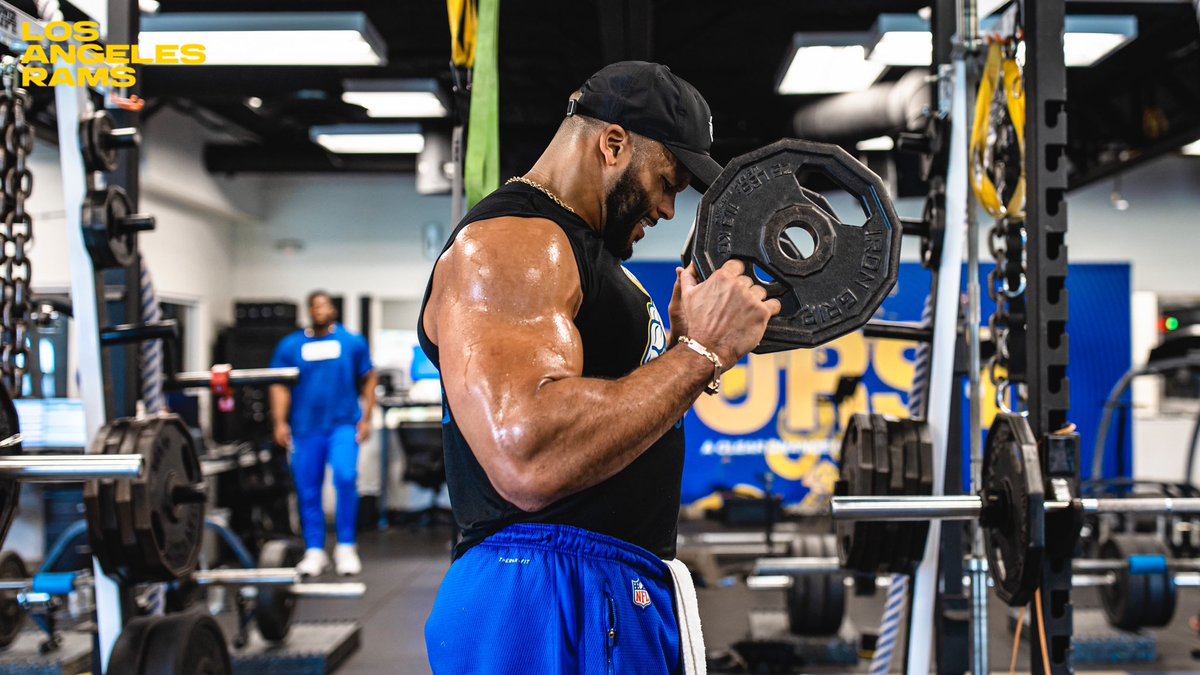 RamsNFL's tweet image. brb grabbing a protein shake 😅