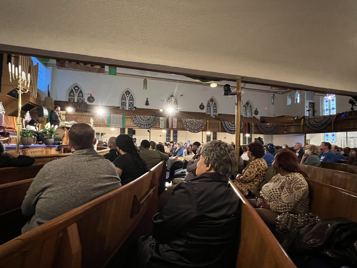 🧵Happening now. WIN action on #publicsafety w/ <a href="/CMBrookePinto/">Councilmember Brooke Pinto</a> &amp; <a href="/MetropolitanAME/">Metropolitan AME</a> w/ Ward 2 constituents &amp; allies. In the house <a href="/TheTraRonCenter/">The TraRon Center</a> <a href="/DelonteGholston/">Delonte Gholston</a> @foundryumcdc <a href="/mvpumc/">Mount Vernon Place UMC</a> Friends Meeting House of Wash, <a href="/NYAPCdc/">The New York Avenue Presbyterian Church (USA)</a> <a href="/pilgrimsdc/">churchofthepilgrims</a> <a href="/glennajhuber/">Glenna Huber</a> <a href="/DumbartonUMC/">Dumbarton UMC</a> <a href="/ColumbaDc/">St. Columba's Washington DC</a>