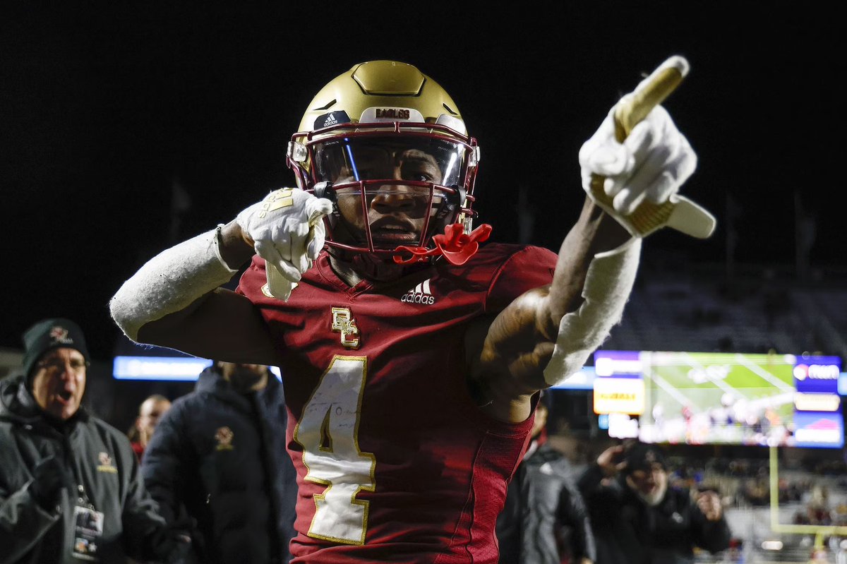 Extremely blessed to receive an offer from Boston College! @DABigGreenFB @BrianDohn247 @MohrRecruiting @RivalsFriedman @adamgorney @CoachTBC @duvaljr