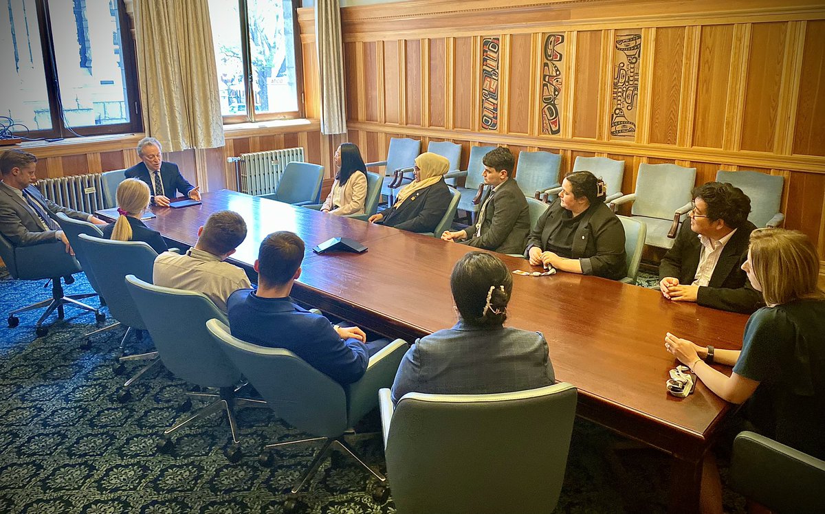 GeorgeHeyman's tweet photo. True pleasure to meet with this yearβs incredible cohort of @BCLegislature Internship Program interns. I greatly enjoyed chatting about ongoing work addressing #ClimateChangeStrategy in our province. Also nice to hear highlights and experiences from their time working at the #Leg https://t.co/JqmuxR4WvI