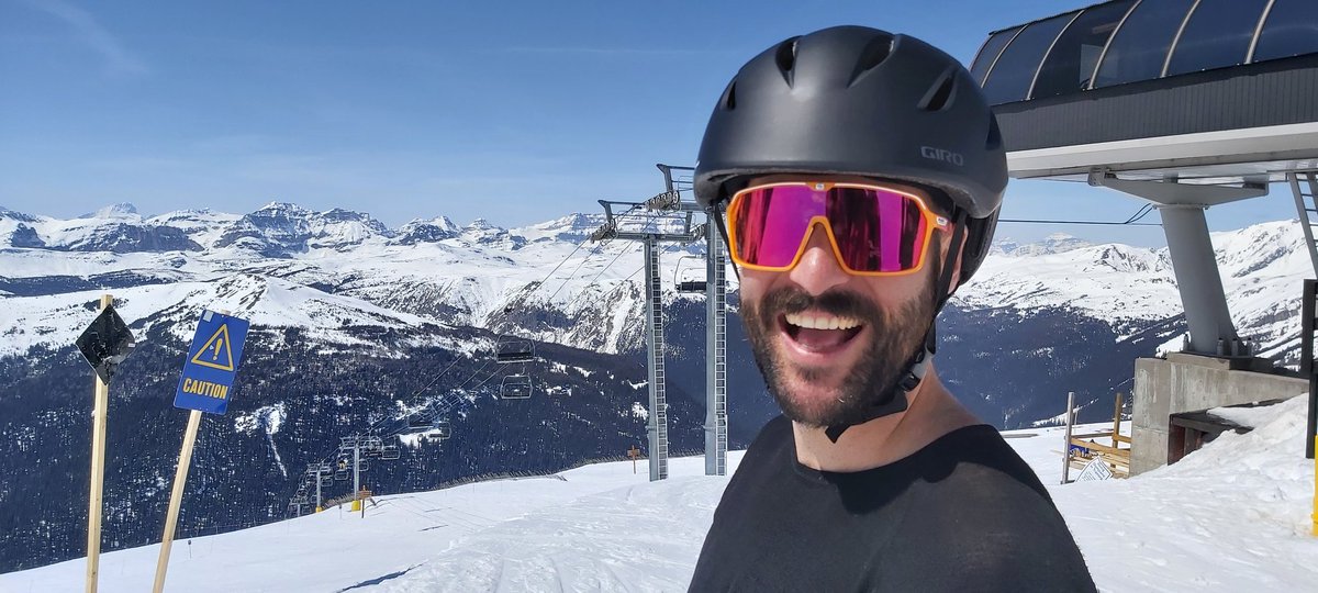 ejaneweiss's tweet photo. Took a fabulous ski lesson with Chris today @SunshineVillage Amazing instructor! So much fun! #springski #skialberta https://t.co/b7UKSXmAT8