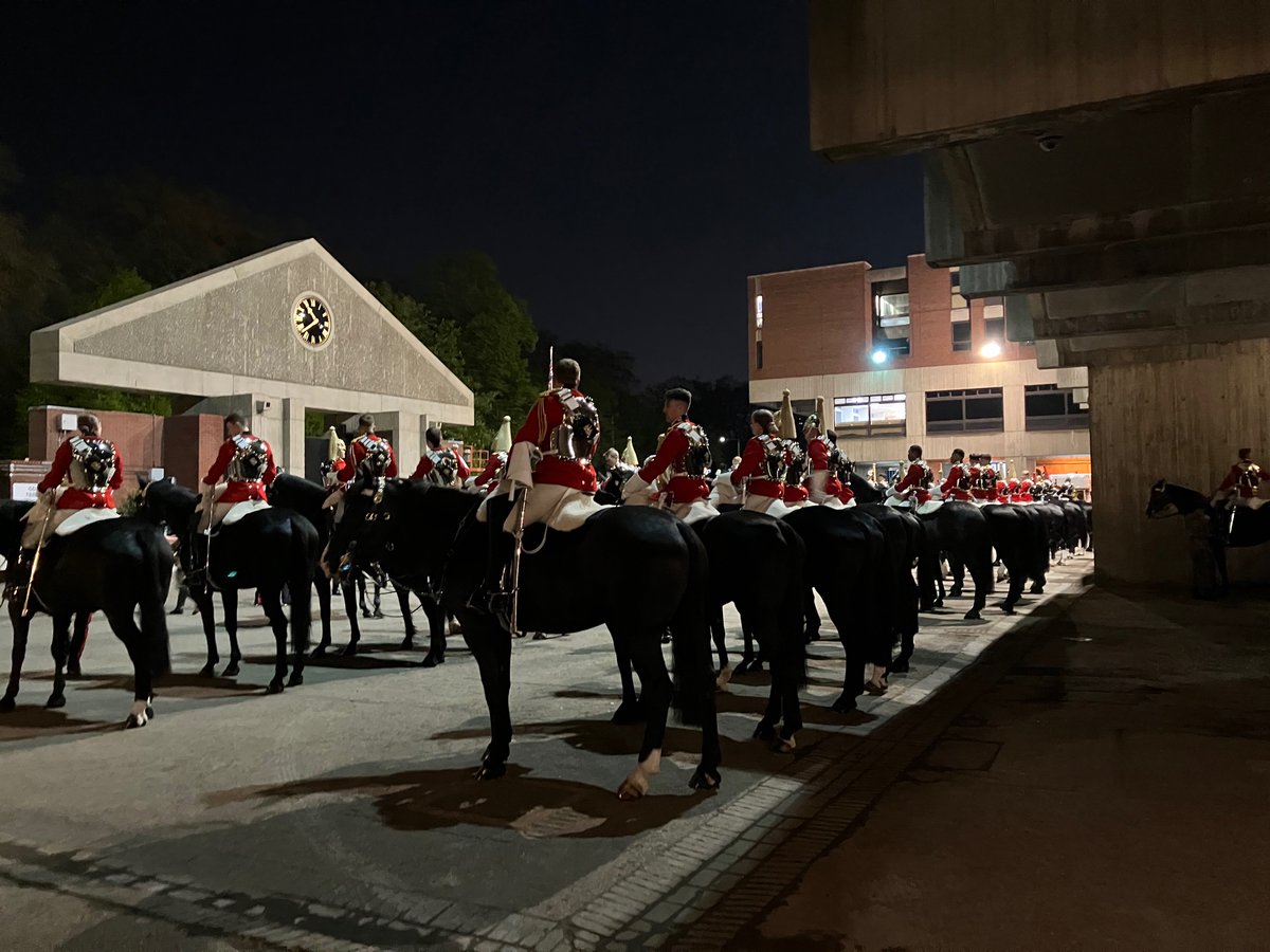 JulietBlaxland's tweet photo. @MattLCapon 👑🏛🐴 #CavBlacks https://t.co/w9URqmy5Or