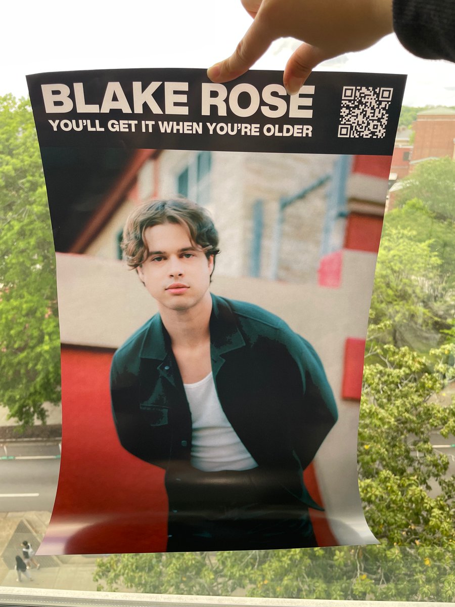 Jennychenzzz's tweet photo. Spotted some @BlakeRoseMusic in Grady College and Tate Student Center at UGA 🤭😮‍💨🫶🏻

#UniversityofGeorgia #UGA #UniversityofGA #BlakeRose #NewMusic #NewMusicFriday #NewMusic2023 #NewMusicDaily #NewMusicAlert #pop #College #FinalsWeek https://t.co/fNekNEvHEl