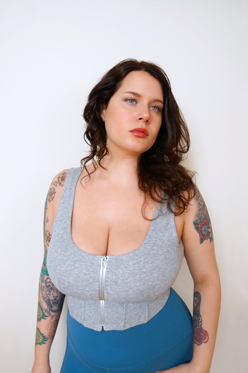 RT if you would unzip the front 😉