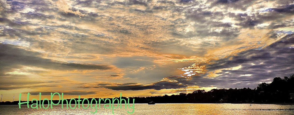 halophotograph's tweet photo. The beauty of sunset at Port Dover Ontario https://t.co/n2zTGtRxPV