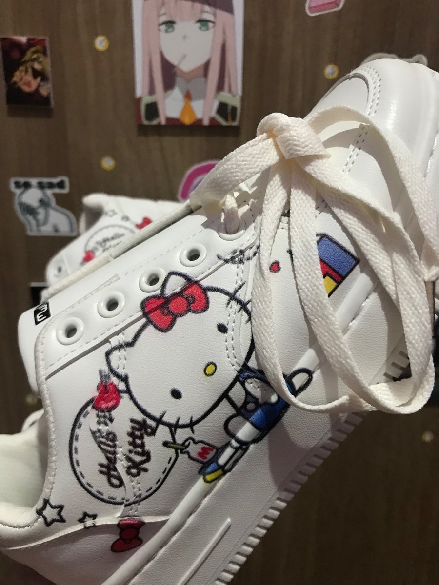 jujubanomorango's tweet photo. Comprei um par de tênis da hello kitty, tô feliz

happy happy happy happy happy happy #HelloKitty https://t.co/Ibsf7WFNUE
