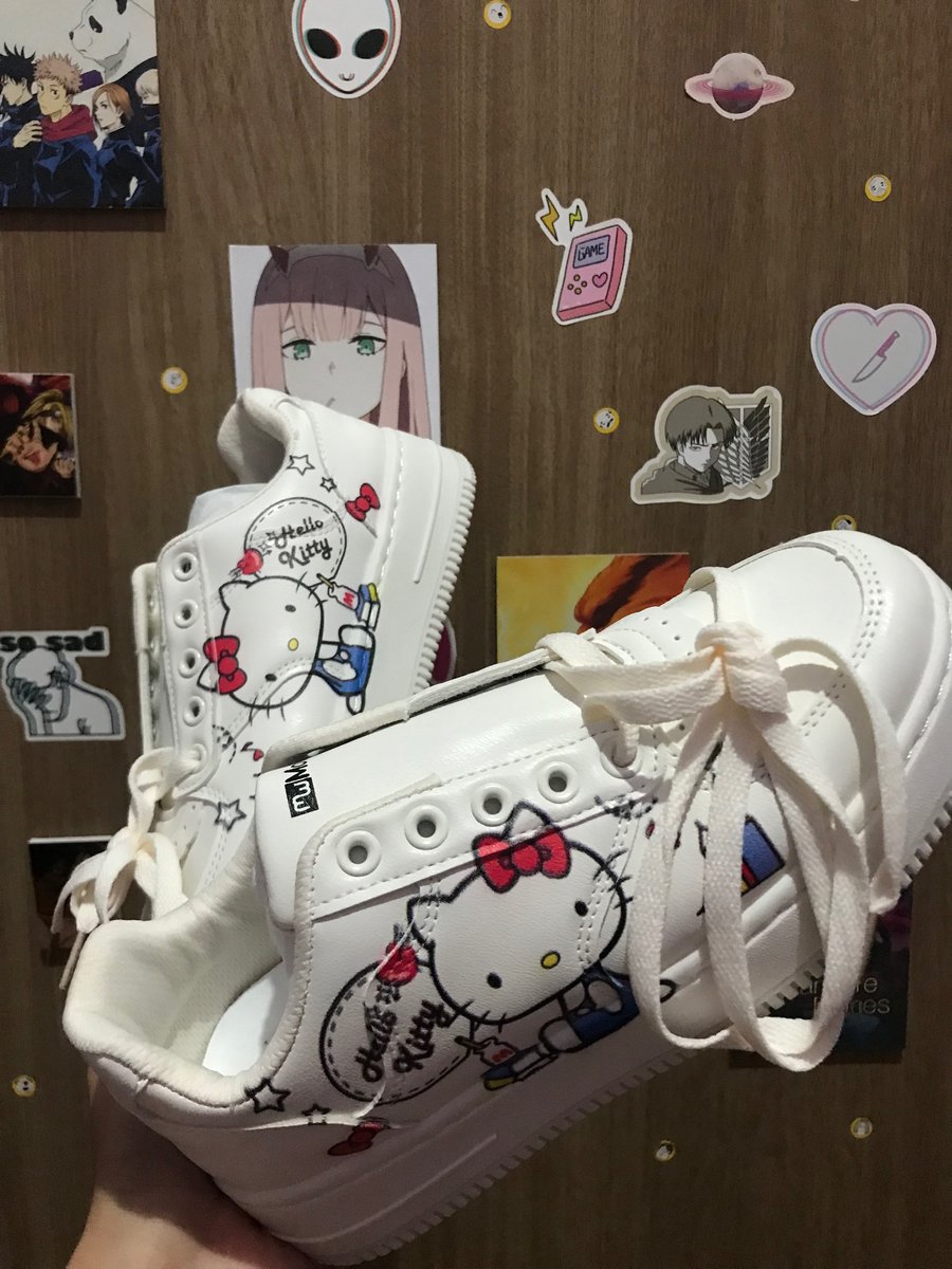 jujubanomorango's tweet photo. Comprei um par de tênis da hello kitty, tô feliz

happy happy happy happy happy happy #HelloKitty https://t.co/Ibsf7WFNUE