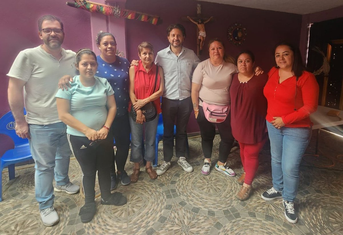 marlenhdzmtz's tweet photo. Aquí con nuestro amigo Lalo conviviendo https://t.co/nNRnLbHM0V