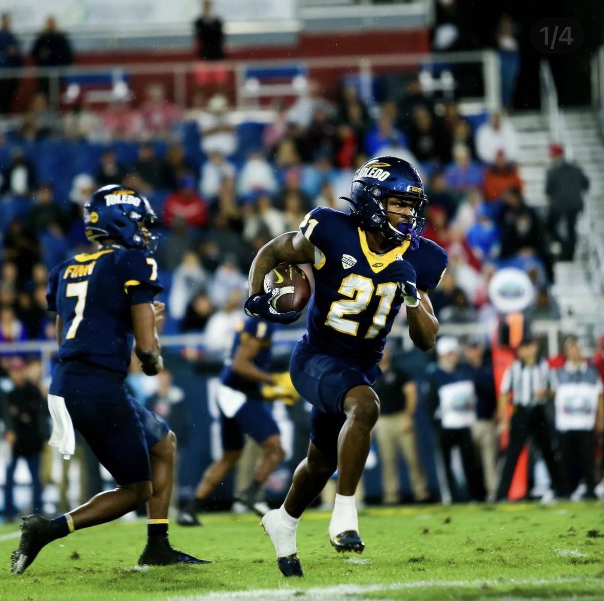DonovanHamlin1's tweet photo. After a great call with @CoachCParker I am excited and Blessed to announce I have received an Offer From  Toledo University.
@dajuan_massey @TheD_Zone https://t.co/b9XbNuXjyO