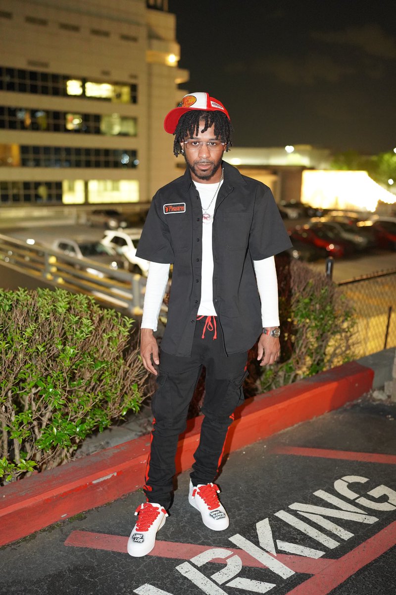 SuccessAHobby_'s tweet photo. If I ain’t have confidence I ain’t my Granny Son 🚦☑️

Rest up my lady I got you forever 🤞🏽♾️❤️

📸 @MvpPeso https://t.co/Hc2U2yHkdU
