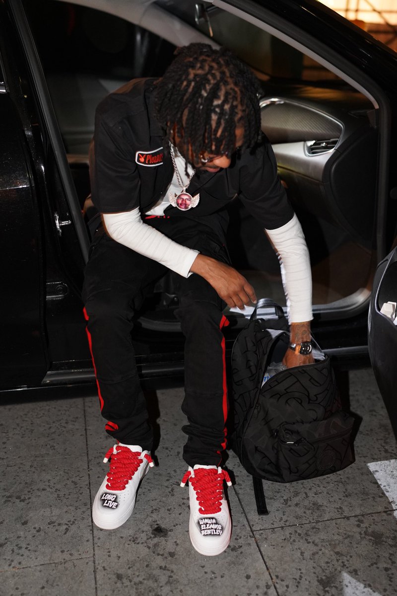 SuccessAHobby_'s tweet photo. If I ain’t have confidence I ain’t my Granny Son 🚦☑️

Rest up my lady I got you forever 🤞🏽♾️❤️

📸 @MvpPeso https://t.co/Hc2U2yHkdU
