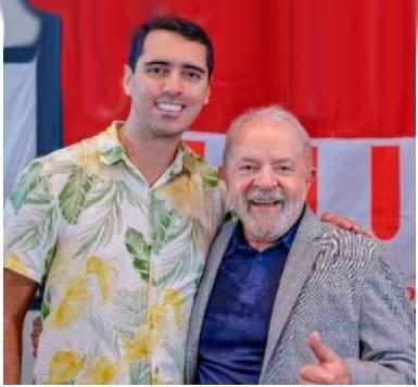 Atacar <a href="/ThiagoResiste/">Thiago dos Reis 🇧🇷</a>  é de uma covardia incomensurável. Enquanto a maioria dos que ora o criticam caçavam likes em cima dos muros, ele denunciava o fascismo, arriscando até a própria vida para defender a esquerda.