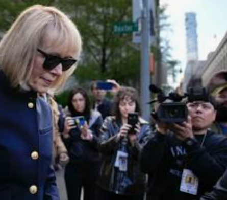 VABVOX's tweet photo. E  Jean Carroll is the one person in America who has not backed down in the face of Donald Trump's violence and criminality. She's been bullied by Trump's attorneys,threatened by his supporters. Trump says she's a liar. RT/like/💙 if you believe Carroll and hope she gets justice. https://t.co/XdFcgESRFX