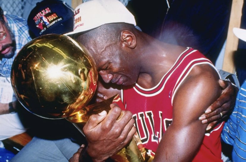 Just changing my bio to award winning  podcaster, don’t mind me 🚶🏾‍♂️