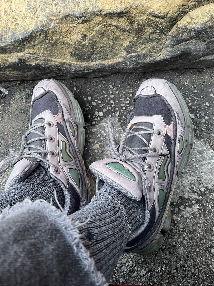UncoolAlvarado's tweet photo. Put my rafs in sum black dye https://t.co/1qyvPTl2Jn