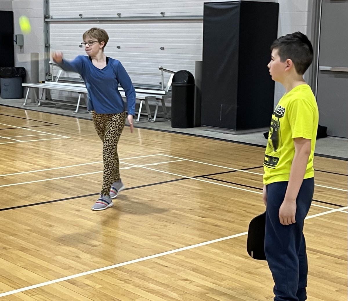 AvonHahn's tweet photo. Lots of fun playing pickle ball today. Thank you Mr. Krug and the volunteers😊 https://t.co/5g53yfulyW