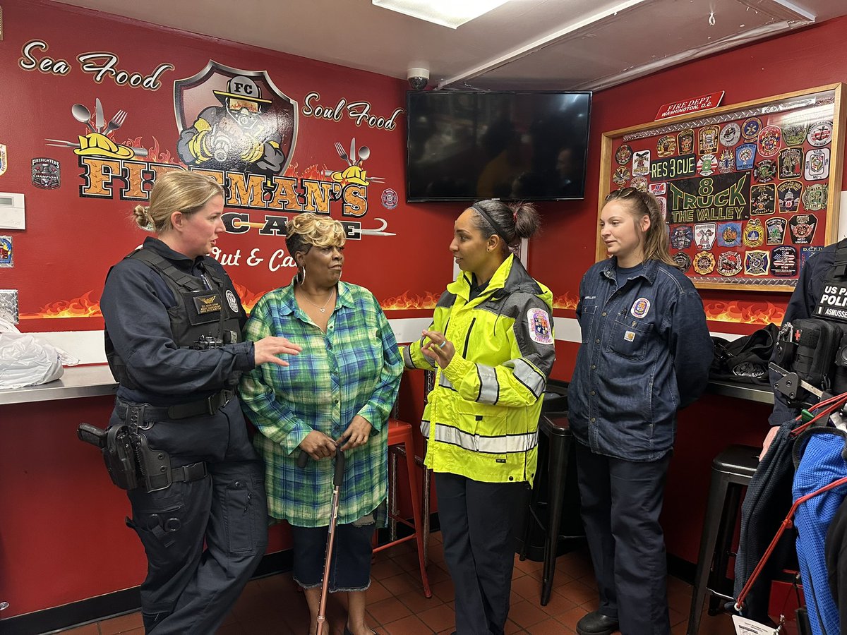 3 yrs after her heroic rescue, our officers reunite with Ms. Penny Taylor. Reported missing May 2020, she was found 5 days later, trapped in her car after a crash on Suitland Pkwy. The dedication &amp; collaboration of our officers with <a href="/PGFDNews/">Prince George’s County Fire/EMS Department</a> and <a href="/usparkpolicepio/">USPPNEWS</a> saved her life!