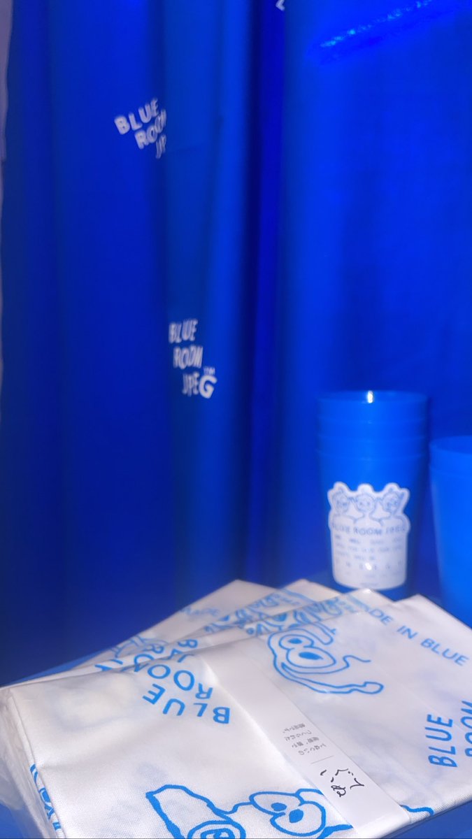 blueroomjpeg's tweet photo. 青ィ色が好きでｽ💙🥳

 #青
 #blue
 #手拭い
 #ステッカー
 #Japan 
 #fukuoka https://t.co/NEetFxpQHQ