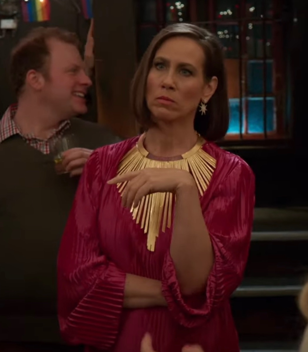 I was Watching  @YoungerTV on @Hulu and realized Diana’s  outfit in this scene seemed familiar….  #younger  #kuzco #emperorsnewgroove #disney #Hulu