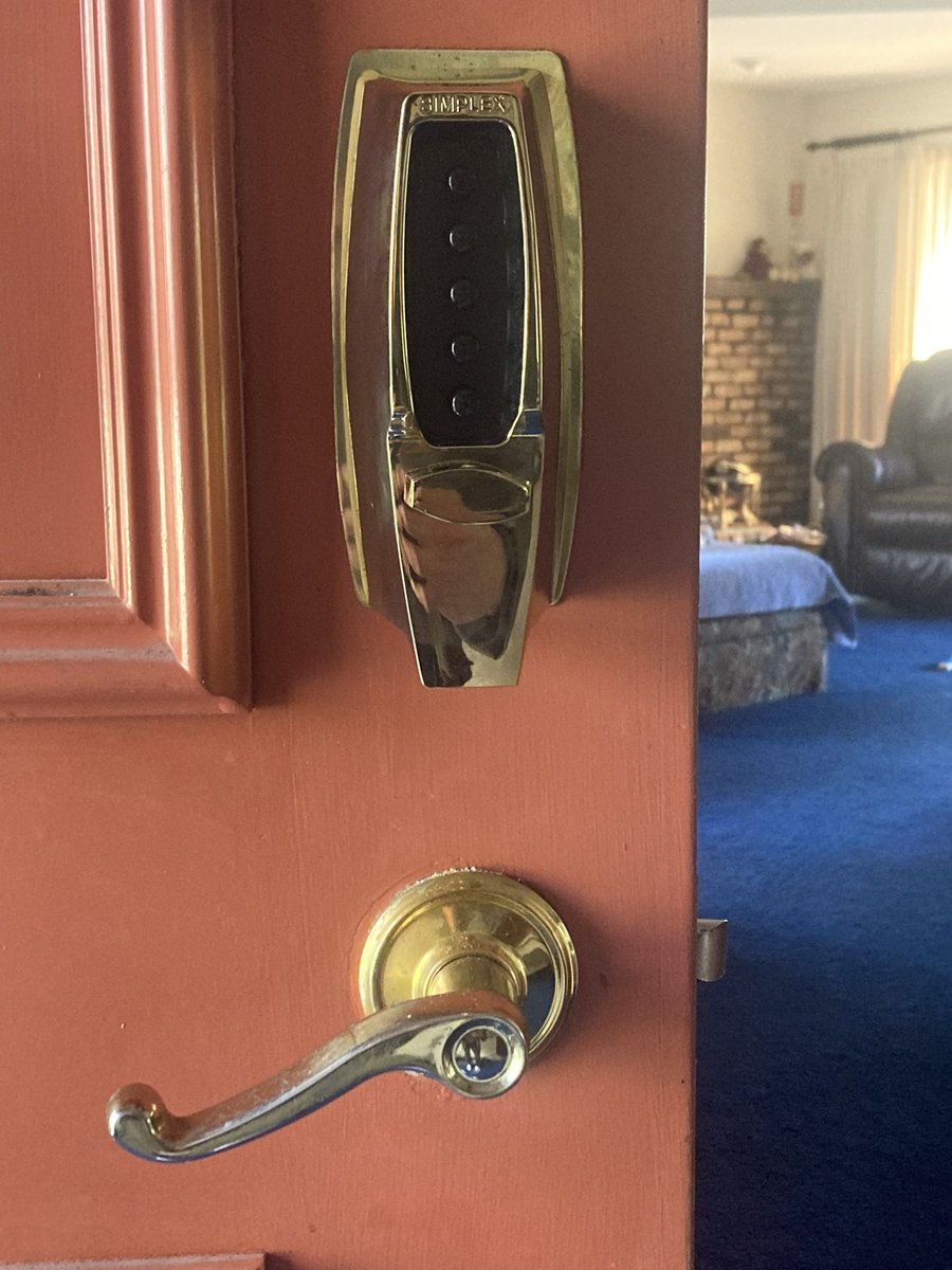 Simplex mechanical pushbutton deadbolt installation. 

#keyprogramming #lostcarkeys #keyservice #lockpicker #carkeyslocksmith #residentiallocksmith #carremote #cedarrapidslocksmith #lockedkeysincar #lockout #unlockhouse #smartkey #iowa #cedarrapidsiowa #cedarrapidslocksmithing