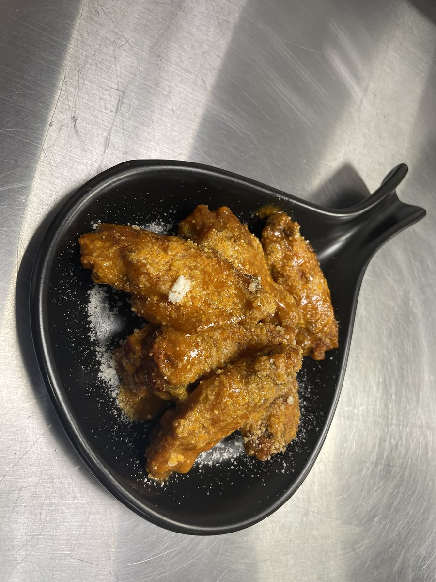 ZaaySavvv's tweet photo. I just opened my first Takeout/Delivery Restaurant space in Philadelphia, Next to Temple University on Girard Avenue! Here’s 4 different pictures of the 4 current flavors I have ! A simple RT could help me bless another customers tastebuds ! #chefshades https://t.co/vHxBoOQdes
