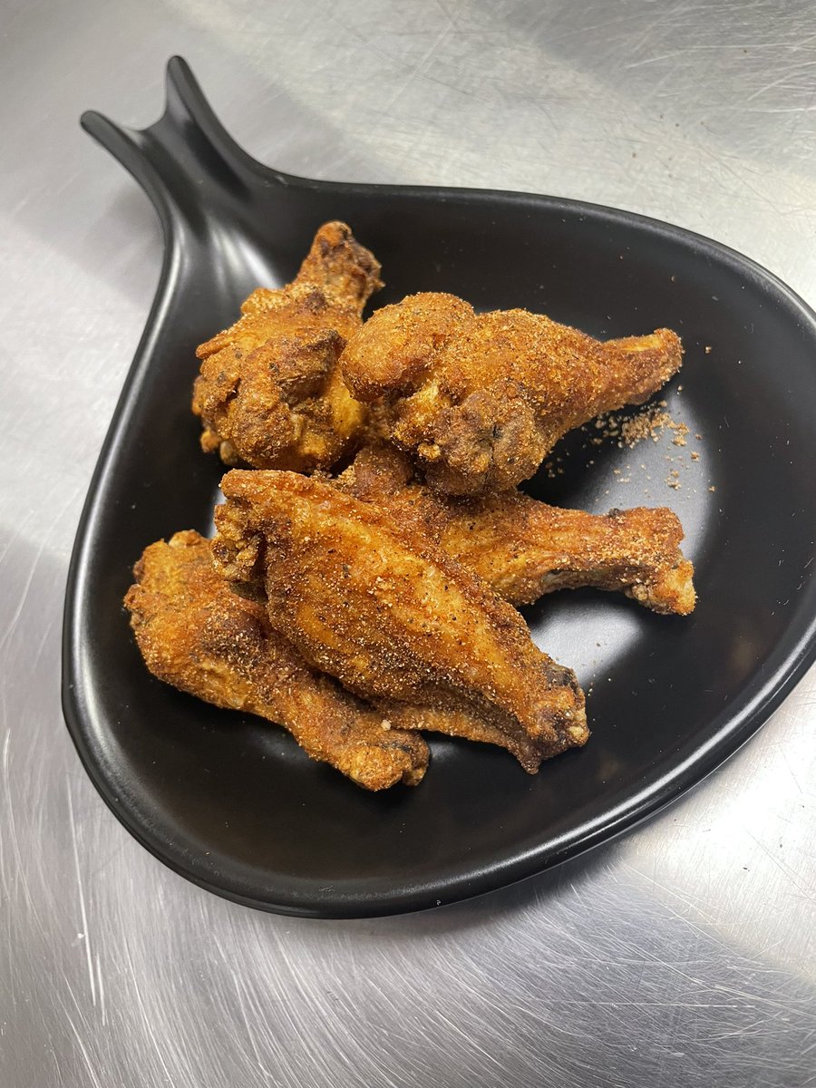 ZaaySavvv's tweet photo. I just opened my first Takeout/Delivery Restaurant space in Philadelphia, Next to Temple University on Girard Avenue! Here’s 4 different pictures of the 4 current flavors I have ! A simple RT could help me bless another customers tastebuds ! #chefshades https://t.co/vHxBoOQdes