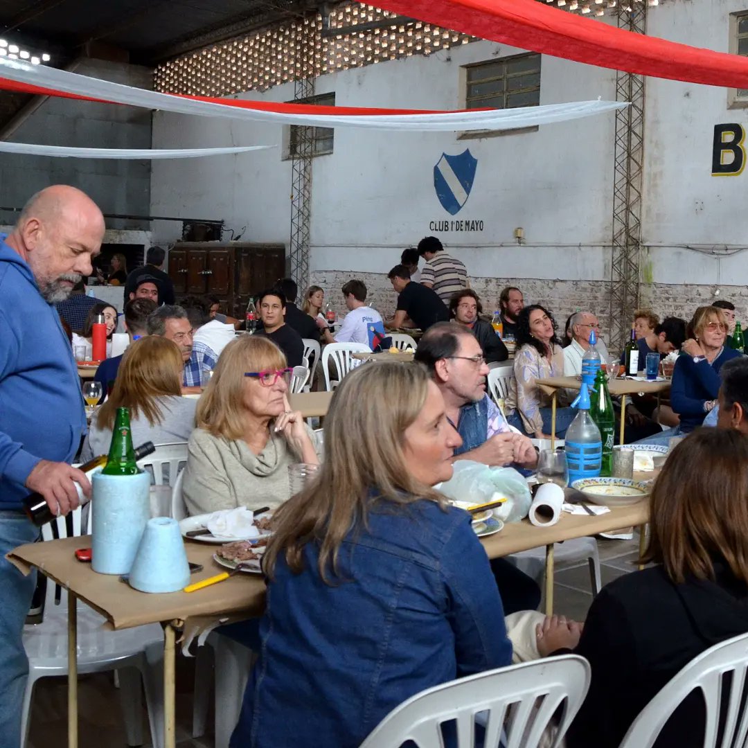 1roClub's tweet photo. Comenzamos un a transitar un nuevo año de vida de nuestro querido Club, cargados con los ánimos y la alegría de haber compartido ayer con nuestros socios y amigos un gran festejo. Feliz 83 aniversario a todos los que lo hacen posible cada día https://t.co/lXRZDam5fD