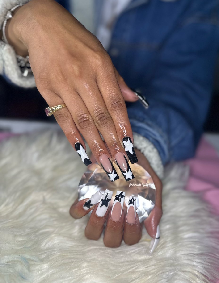 Come get Klawed 💅🏽
MAY 💐 BOOKING OPEN
LAST MONTH to get KLAWEDBYKENN in NOLA💛
Book Now💅🏽 👇🏽
KlawedByKenn.as.me
Dm for squeeze ins 🫶🏽

#xulanailtech #nolanailtech #xula23 #xula24 #xula25 #xula26 #dunailtech #Uno #Suno #Tulane