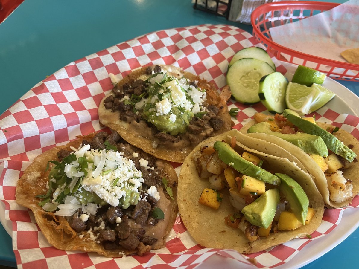 WrightADavid's tweet photo. Great food alert Des Moines! Check out Faustino’s Taqueria at 4944 Franklin Avenue in Des Moines. Because of the never ending construction on Franklin Avenue you need to approach from the west. It is worth the hassle! https://t.co/Z4grrjVIun https://t.co/DmGuHfSsqr
