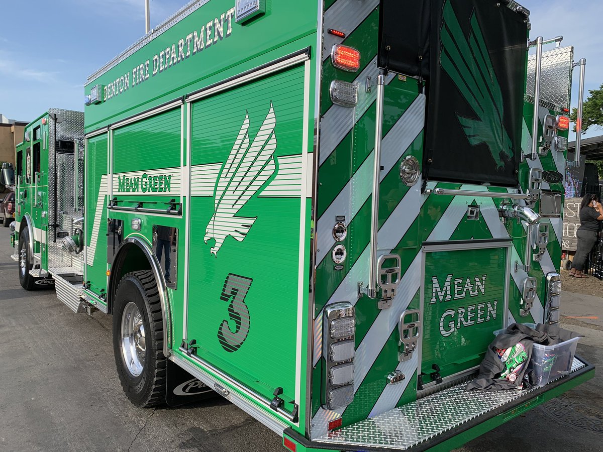 DentonFireDept's tweet photo. THE MEAN GREEN E3 REVEALED! @cityofdentontx  #UNT @MeanGreenSports  @PierceMfg  @SiddonsMartin  @FirehouseNews https://t.co/5mw6wEkEqa