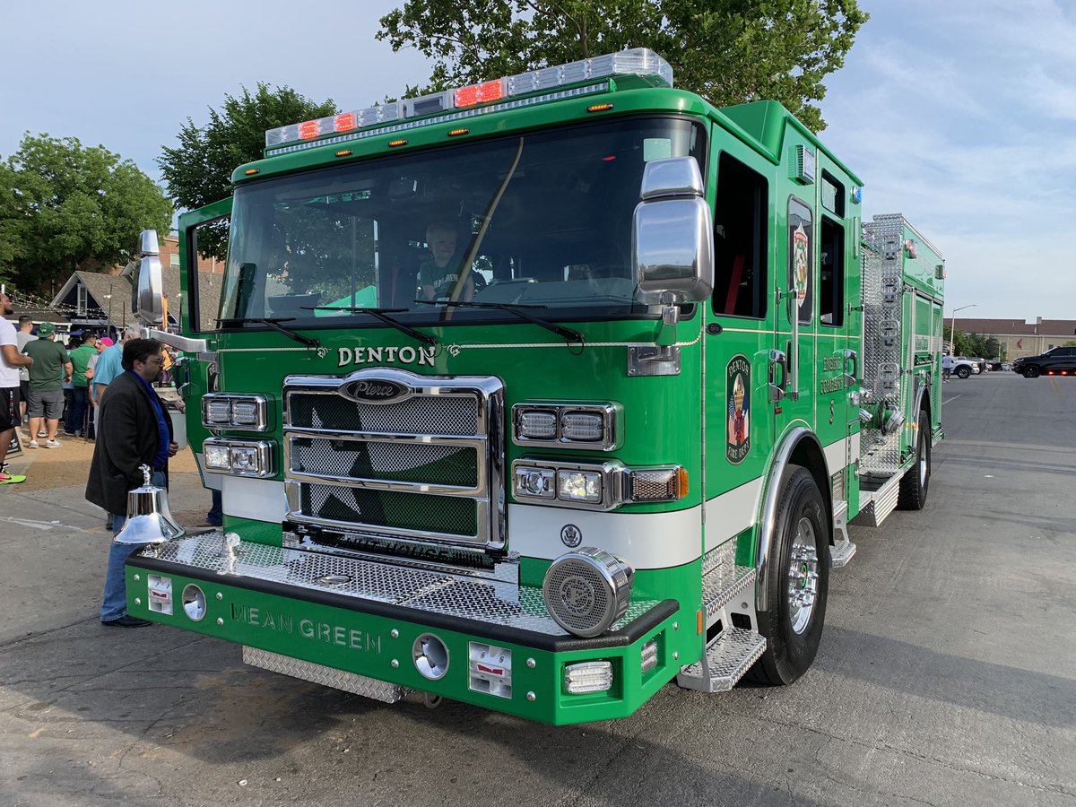 DentonFireDept's tweet photo. THE MEAN GREEN E3 REVEALED! @cityofdentontx  #UNT @MeanGreenSports  @PierceMfg  @SiddonsMartin  @FirehouseNews https://t.co/5mw6wEkEqa