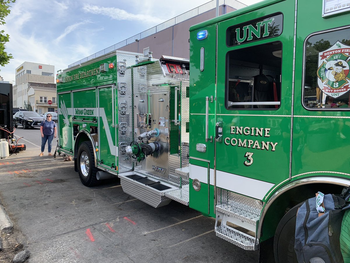 DentonFireDept's tweet photo. THE MEAN GREEN E3 REVEALED! @cityofdentontx  #UNT @MeanGreenSports  @PierceMfg  @SiddonsMartin  @FirehouseNews https://t.co/5mw6wEkEqa