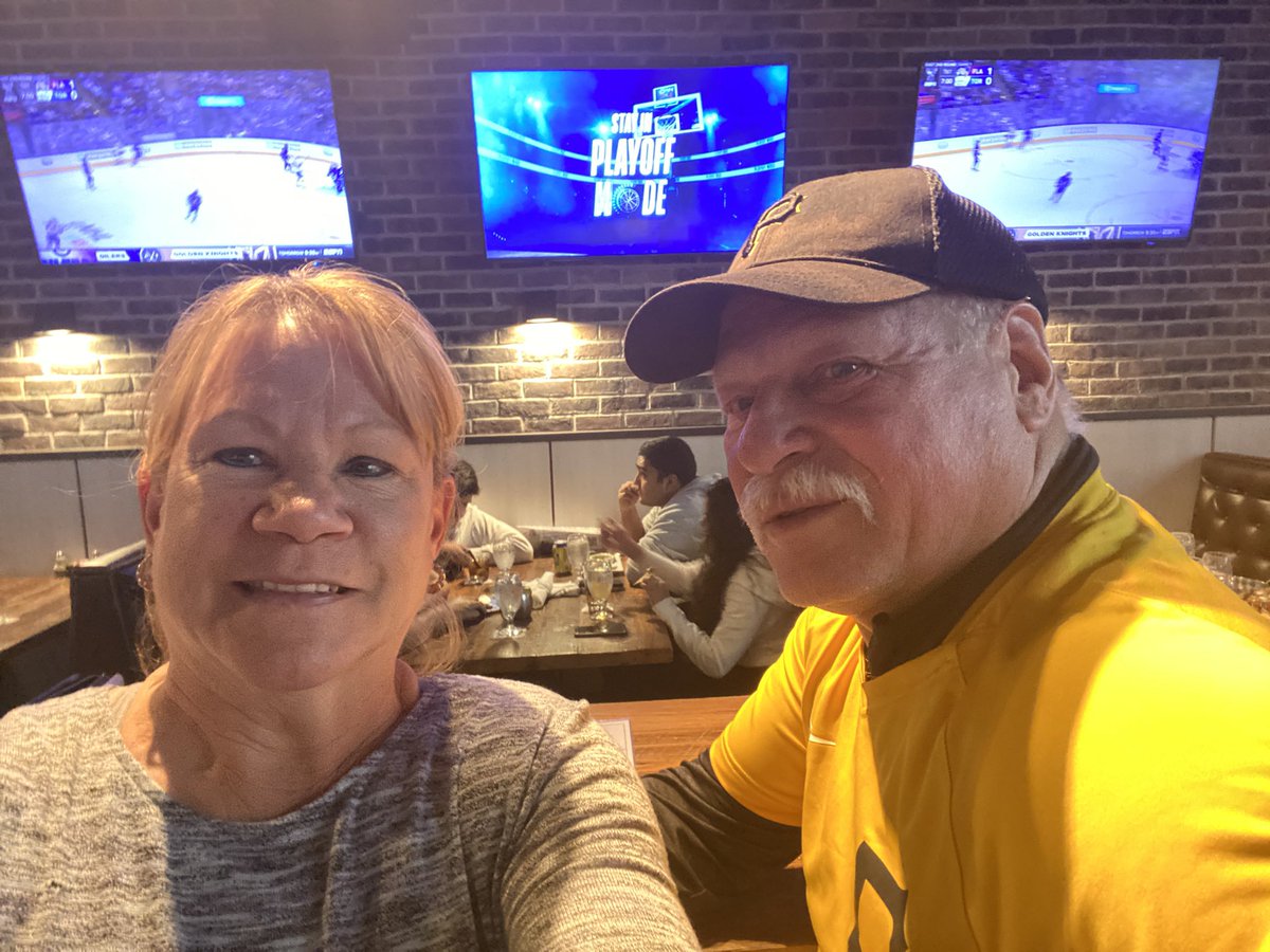 annsuwi03's tweet photo. @gbrowniepoints @Pirates From DC
Still here being tourists! https://t.co/CoUvSdKOki