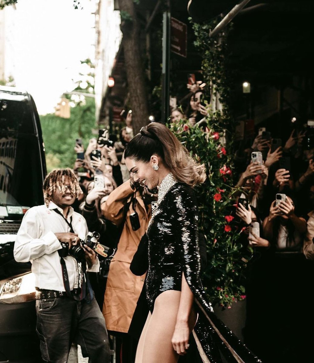 versacesbliss's tweet photo. in my reputation era. https://t.co/mEG6ok6RLQ