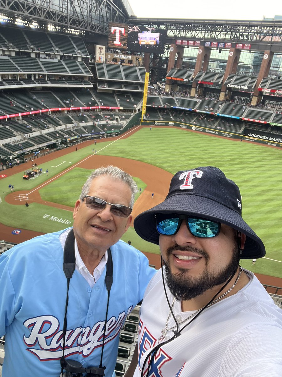 RamonBarrera90's tweet photo. It’s baseball time in Texas go @Rangers #globlelifefaces https://t.co/8tMRZYfRah