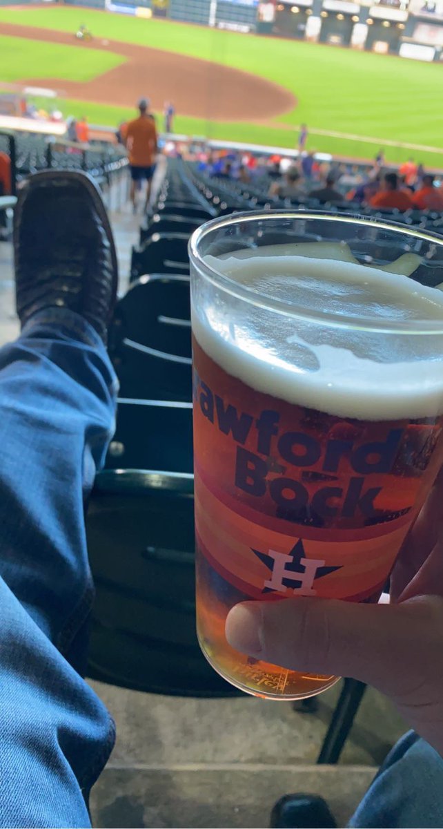 _LouisAlexander's tweet photo. Calories do not count when you’re at a baseball game https://t.co/2OpOZL4iXF