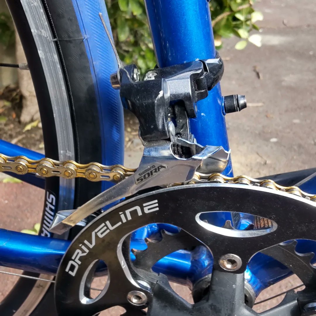 kitariesaikou's tweet photo. 朝っぱらから前後のディレーラー交換
アルタスからSORAにチェンジ。
機能性は特に期待してません。
見た目のみ!
#クロスバイク
#EscapeRX
#ALTUS
#SORA https://t.co/nXTKo9SFBo