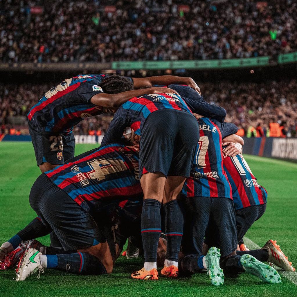 RonaldAraujo_4's tweet photo. VAMOS +3 @fcbarcelona
💪🏾🔵🔴🦍

#colosenses3_23 #todosjuntos #forçabarça https://t.co/YImXypzvut