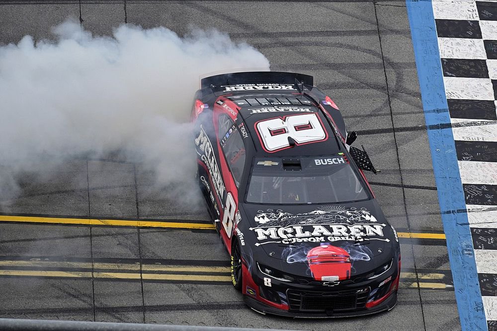 Forgot to say this earlier but HAPPY BIRTHDAY KYLE BUSCH!!! 