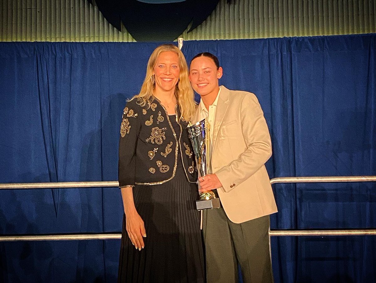 CULionsWBB's tweet photo. Your William V. Campbell Women’s Performer of the Year - @abigailvhsu 👟🔥🙌
#EDGE // #RoarLionRoar // #VarsityC https://t.co/A1ntOg0Clg