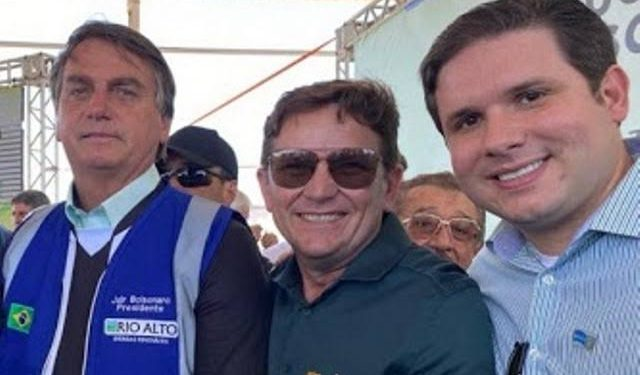 fellipebambam's tweet photo. Por que o Hugo Motta, Deputado federal pela Paraíba e Líder do Republicanos , partido da Damares e do Tarcisio votou pela Retirada de pauta do PL da Censura? Vcs, eleitores conservadores e da Direita paraibanos pressionem esse Cabra Venal, Oportunista e questionem o motivo ($$$$$$$$)