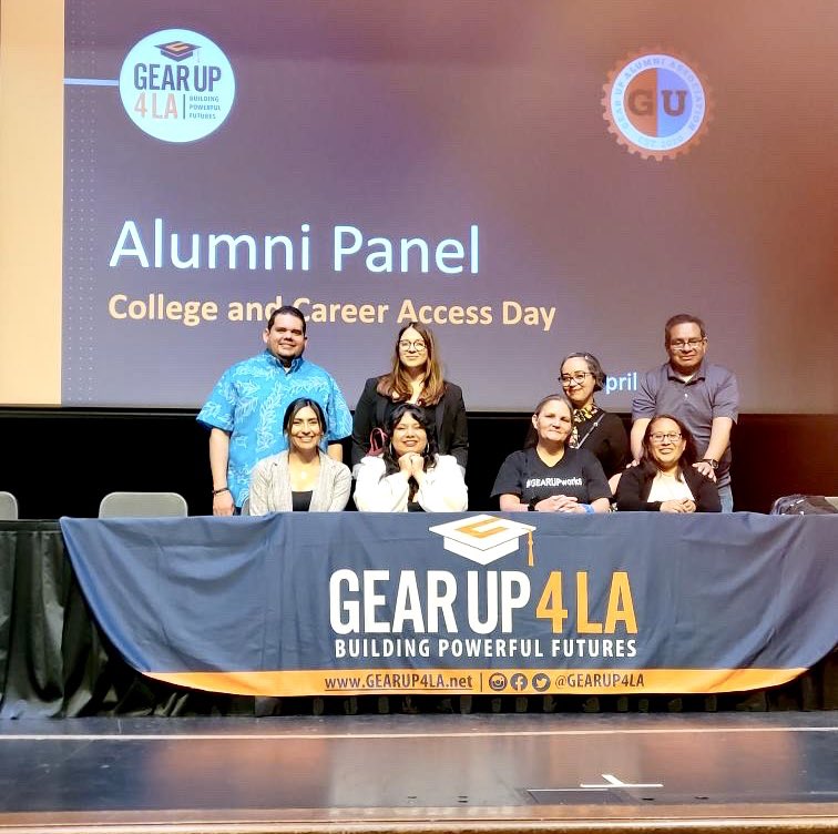 GEARUPAlumni's tweet photo. Thank you @gearup4la for inviting us for an alumni panel during your College and Career Access Day and speaking to nearly 500 students, families and staff! #gearupalumni #GUAA #AlumniPanel #BuildingPowerfulFutures #CollegeBound https://t.co/dNrYXLYIav