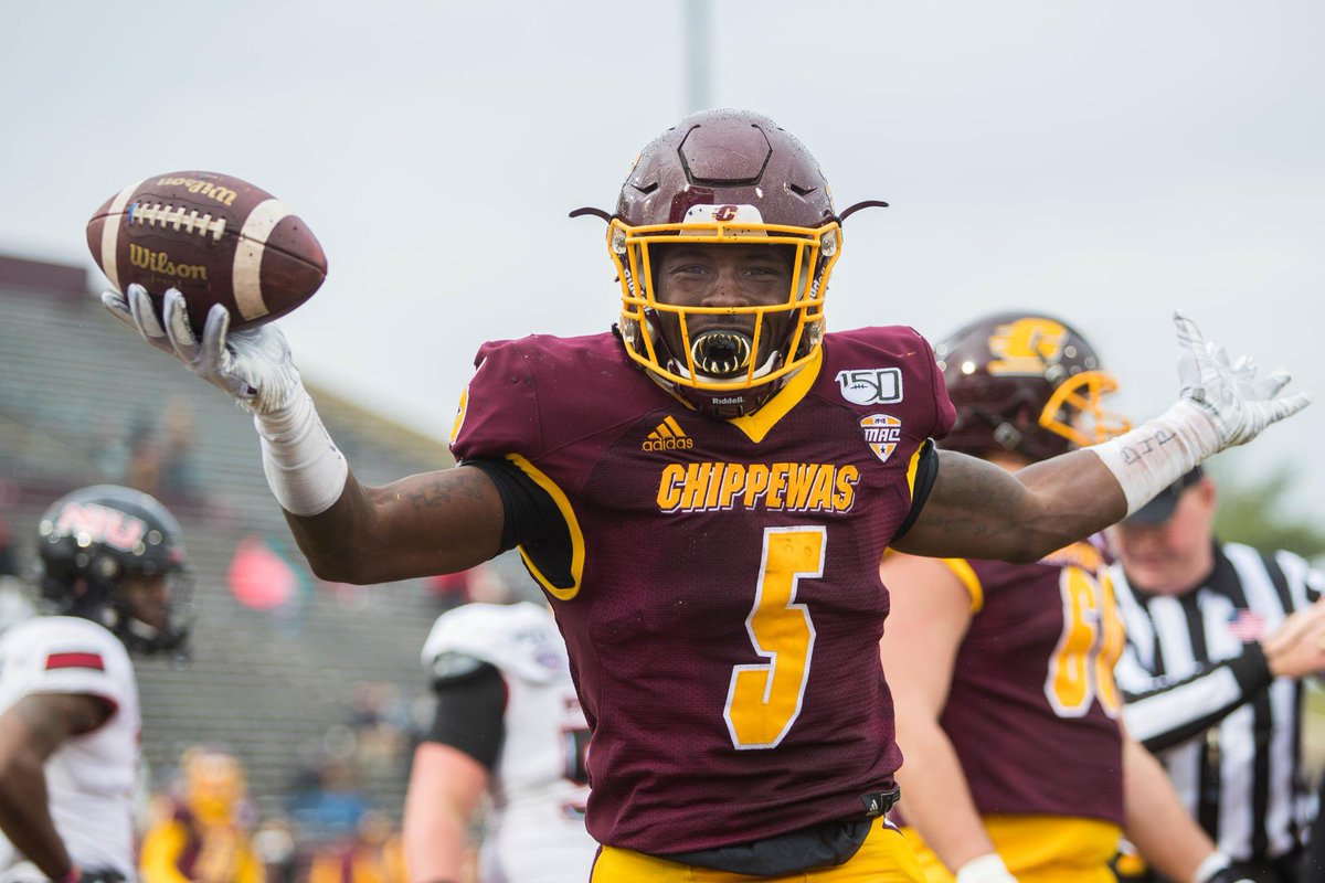 CardoTarver's tweet photo. #AGTG Blessed to receive a offer from @CMU_Football !! 🔴🟡 @CoachMcNamara9 @CoachEdwards10 @HocoRecruits @RizerBEARDOWN @CoachMont14 https://t.co/OsB630SU7e