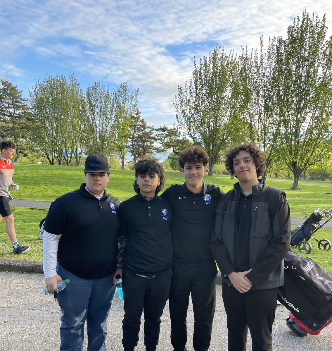 NA_HSAthletics's tweet photo. Golf Team at Division Day👏🏼👍🏼🌞 #VikingNation https://t.co/FxHPbN7oOQ