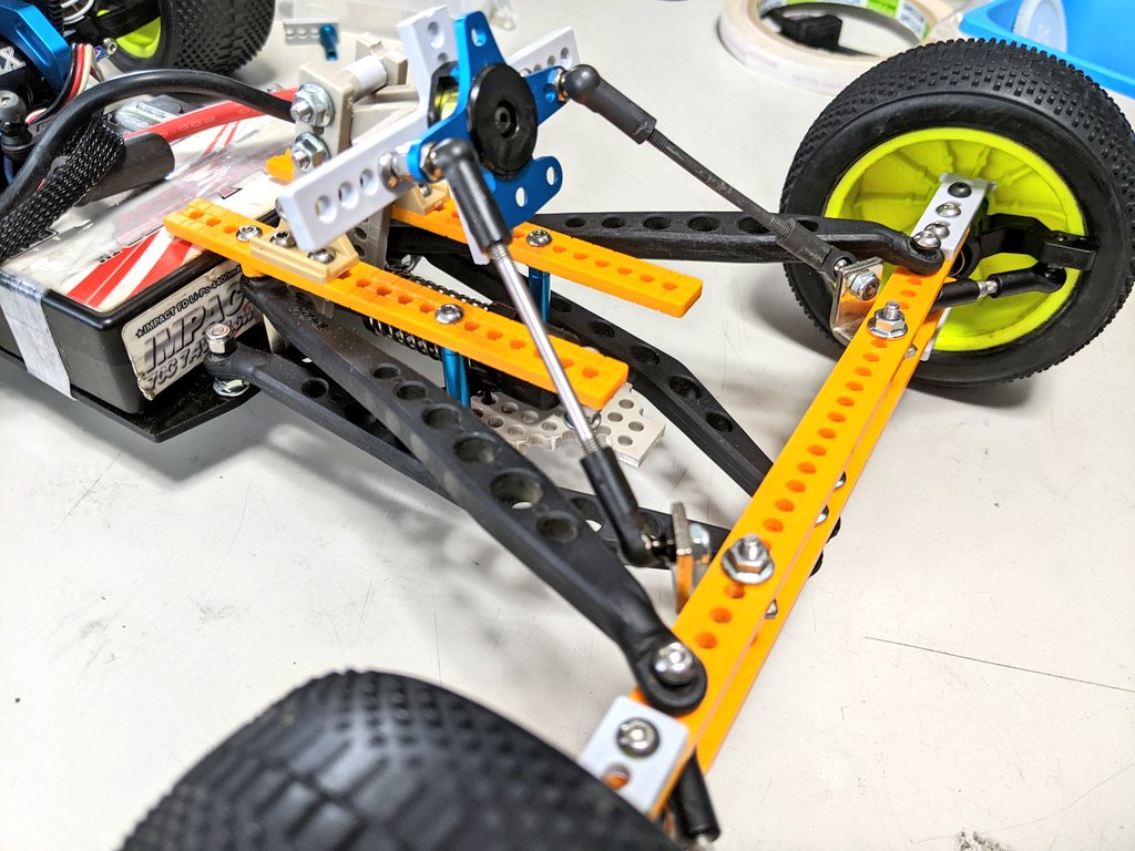 shoes_rc's tweet photo. 地味にリア周りをアップデート
ホイールベース、トレッド、トー角をそれっぽい感じに最適?化
#FFBuggy https://t.co/wLmzRraKRJ